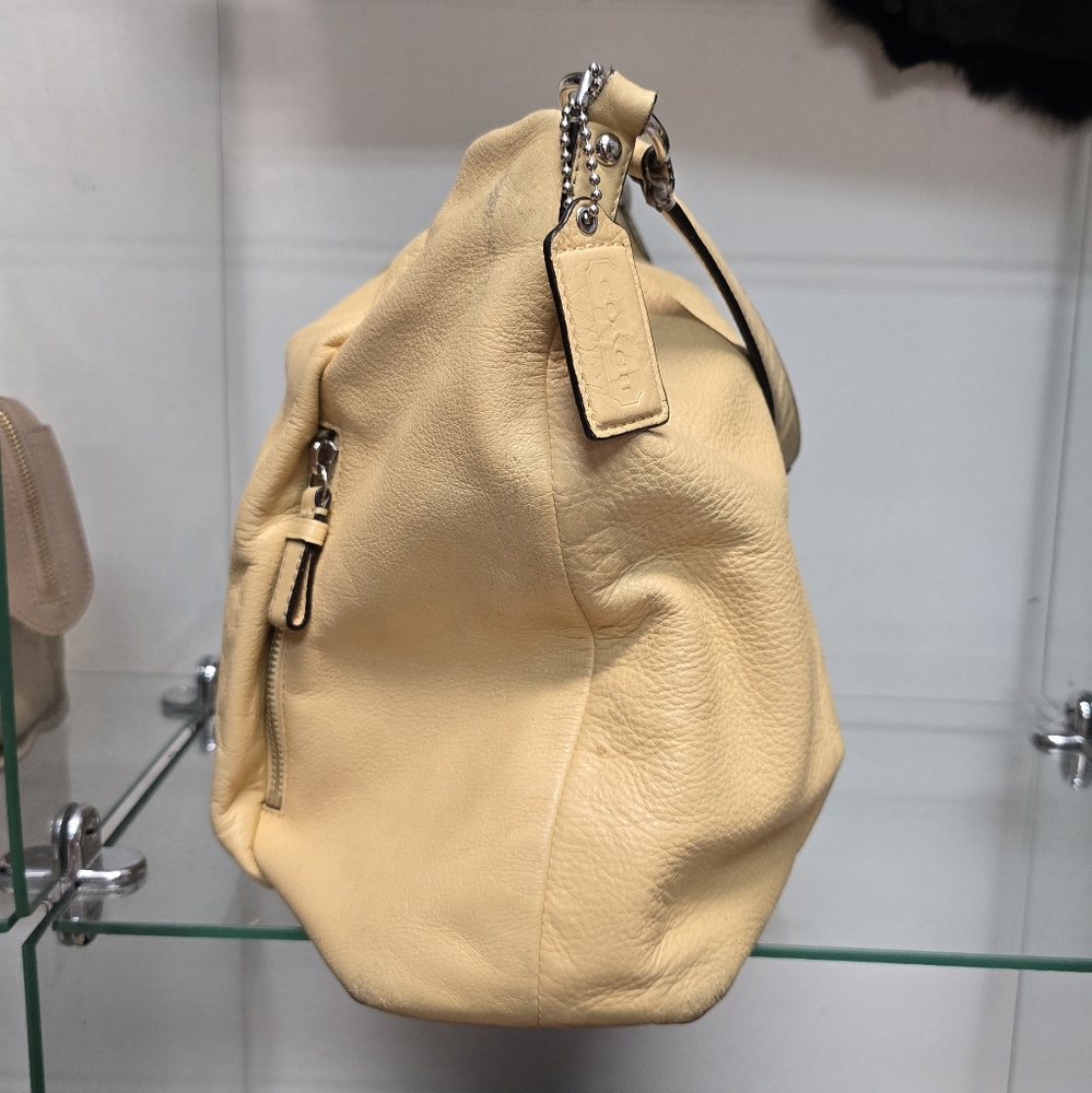 Coach Yellow Leather Shoulder Bag - Picture 4 of 15